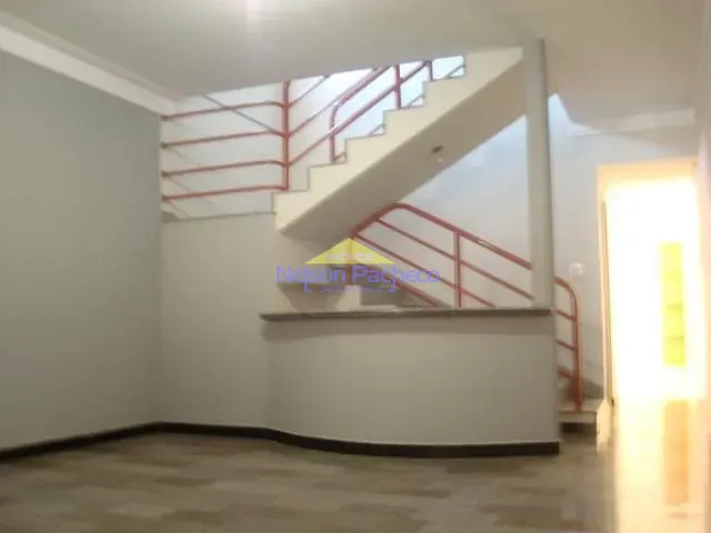 Casa com 150m² 3 quartos e 2 banheiros, à venda ou para alugar, no bairro Centro em Capivari