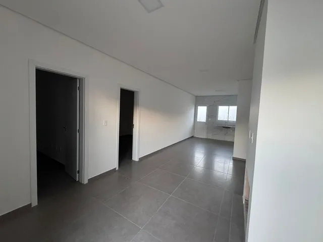 Casa com 175m² 2 quartos e 2 banheiros, à venda, no bairro Laranjal em Pelotas