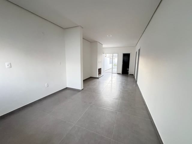 Casa com 175m² 2 quartos e 2 banheiros, à venda, no bairro Laranjal em Pelotas