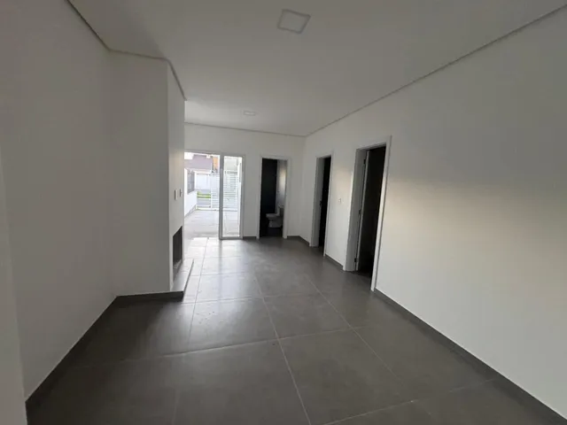 Casa com 175m² 2 quartos e 2 banheiros, à venda, no bairro Laranjal em Pelotas