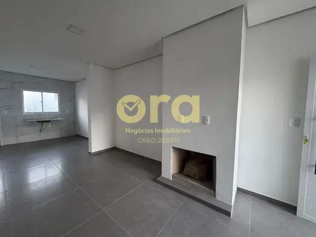 Casa com 175m² 2 quartos e 2 banheiros, à venda, no bairro Laranjal em Pelotas