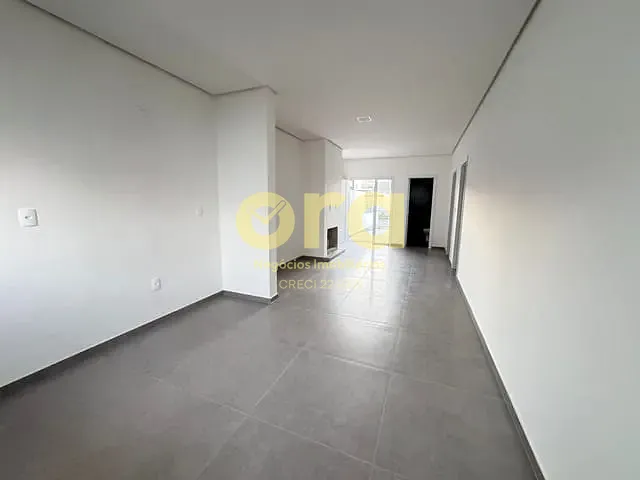 Casa com 175m² 2 quartos e 2 banheiros, à venda, no bairro Laranjal em Pelotas