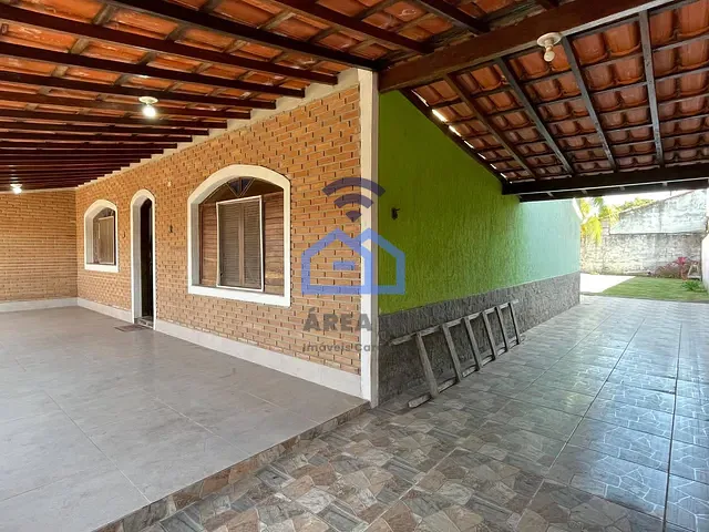 Casa com 360m² 2 quartos e 1 banheiro, à venda, no bairro Jardim Britânia em Caraguatatuba