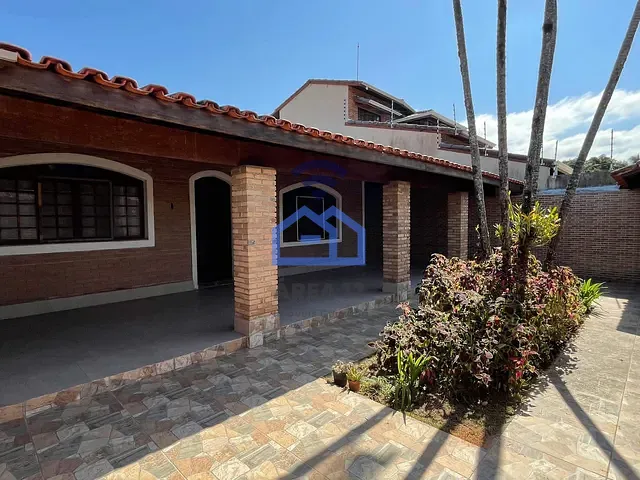 Casa com 360m² 2 quartos e 1 banheiro, à venda, no bairro Jardim Britânia em Caraguatatuba