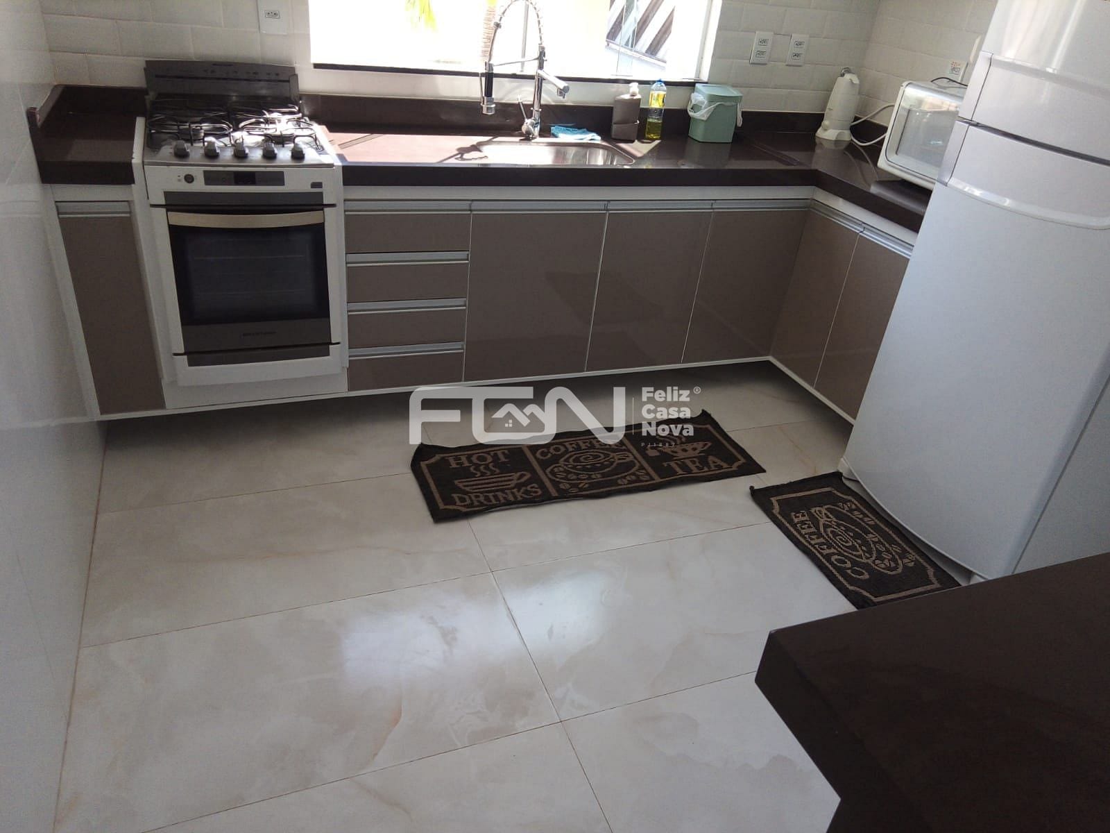 Casa à venda com 4 quartos, 10m² - Foto 5