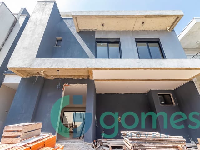 Casa 3 quartos e 2 banheiros, à venda, no bairro Xaxim em Curitiba