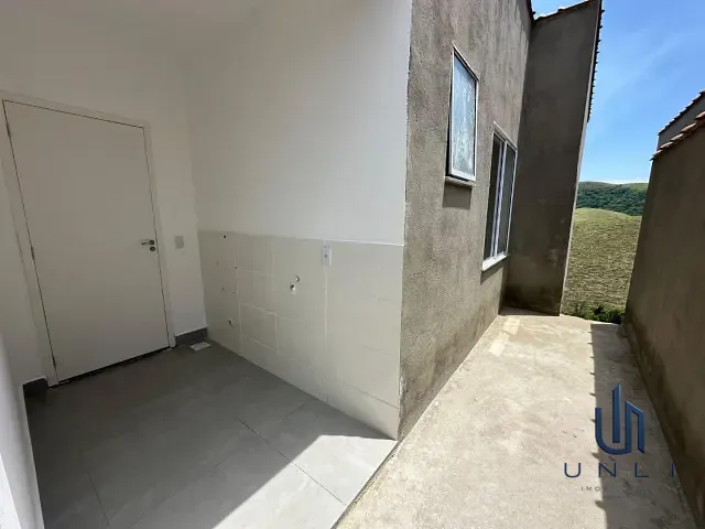 Casa 2 quartos e 2 banheiros, à venda, no bairro Vista Alegre em Barra Mansa