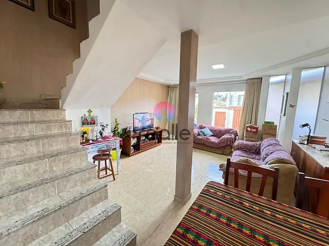 Casa 3 quartos e 2 banheiros, à venda, no bairro Europa em Contagem