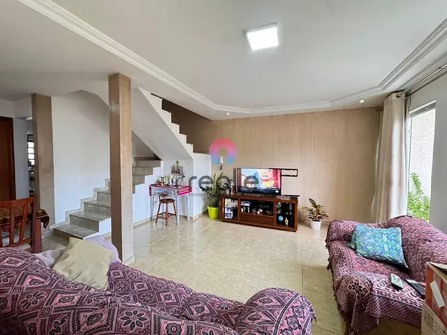 Casa 3 quartos e 2 banheiros, à venda, no bairro Europa em Contagem