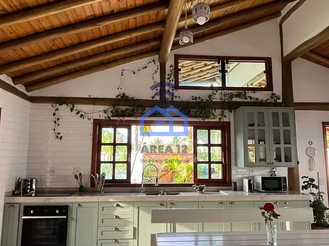 Casa com 360m² 3 quartos e 2 banheiros, à venda, no bairro Capricornio em Caraguatatuba