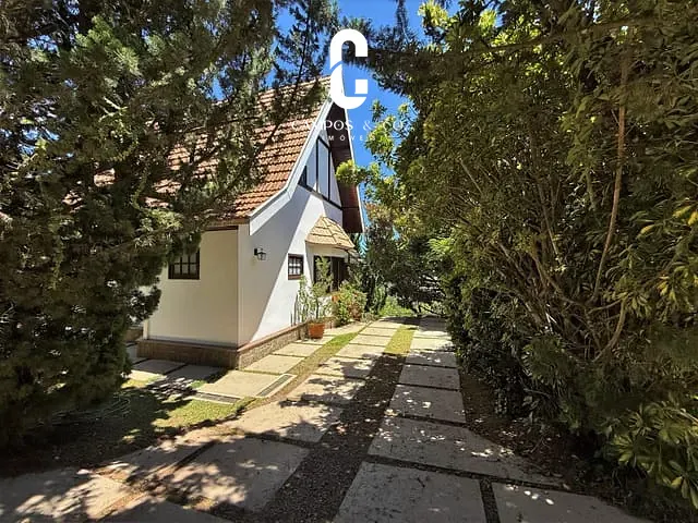 Casa com 600m² 3 quartos e 3 banheiros, à venda, no bairro Jardim Monte Belo em Campos Do Jordão