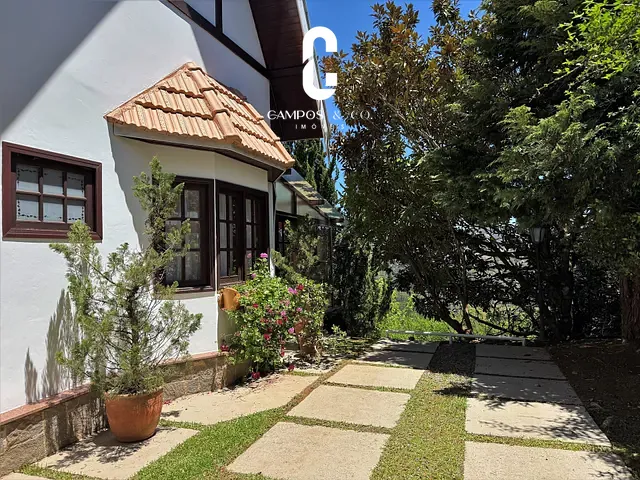 Casa com 600m² 3 quartos e 3 banheiros, à venda, no bairro Jardim Monte Belo em Campos Do Jordão