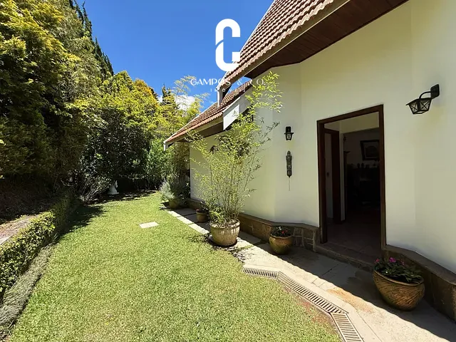 Casa com 600m² 3 quartos e 3 banheiros, à venda, no bairro Jardim Monte Belo em Campos Do Jordão