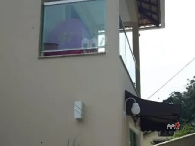 Casa com 117m², à venda, no bairro Bingen em Petrópolis