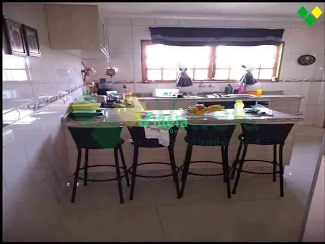 Casa com 150m² 6 quartos e 6 banheiros, à venda, no bairro Jardim Moraes em Itaquaquecetuba