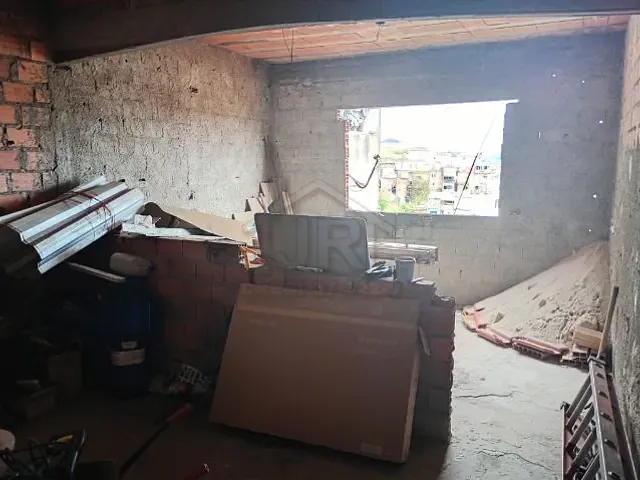 Casa com 300m² 5 quartos e 3 banheiros, à venda, no bairro Jardim Luzitano em Mauá