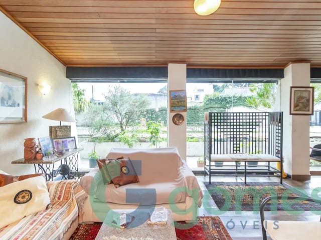 Casa com 793m² 5 quartos e 6 banheiros, à venda, no bairro Seminário em Curitiba