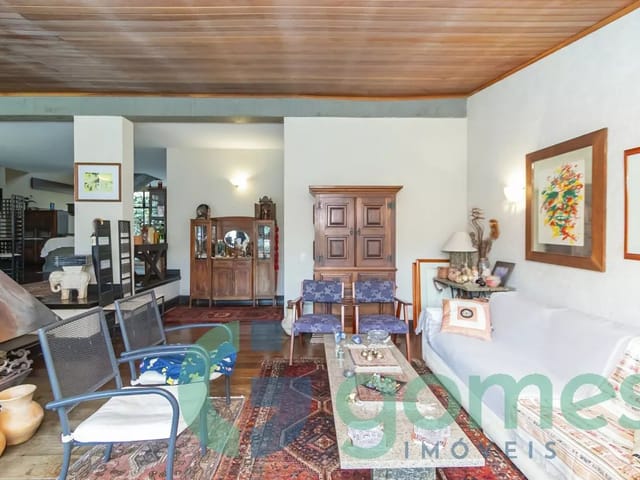 Casa com 793m² 5 quartos e 6 banheiros, à venda, no bairro Seminário em Curitiba