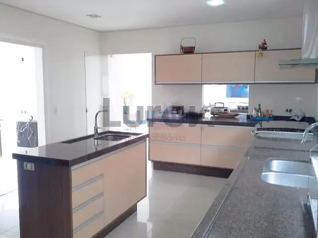Casa com 1000m² 4 quartos e 2 banheiros, à venda, no bairro Condomínio Vale do Itamaracá em Valinhos