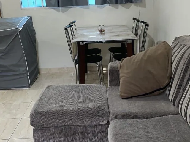 Casa 2 quartos e 1 banheiro, para alugar, no bairro Glória em Belo Horizonte