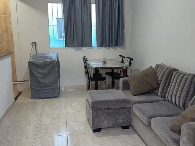 Casa 2 quartos e 1 banheiro, para alugar, no bairro Glória em Belo Horizonte