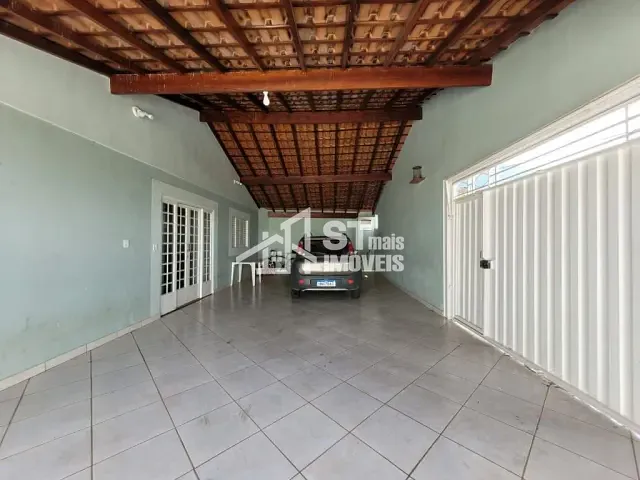 Casa com 410m² 4 quartos e 2 banheiros, à venda, no bairro Vila Samambaia em Andradas