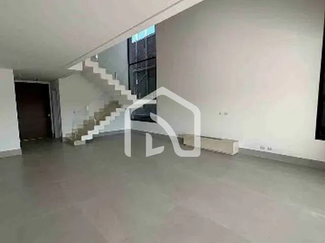 Casa com 480m² 4 quartos e 5 banheiros, à venda, no bairro Alphaville em Santana de Parnaíba