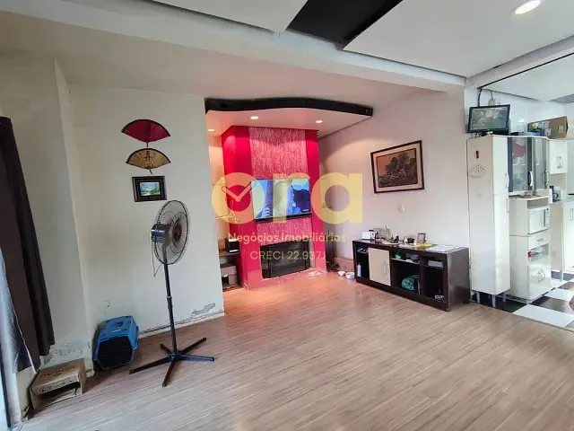Casa com 300m² 2 quartos e 2 banheiros, à venda, no bairro Areal em Pelotas
