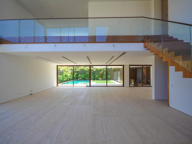 Casa com 1000m² 5 quartos e 8 banheiros, à venda, no bairro Barra da Tijuca em Rio de Janeiro