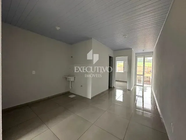 Casa 2 quartos e 2 banheiros, à venda, no bairro Medianeira em Arroio do Meio