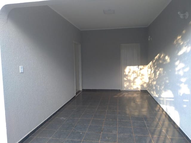 Casa com 275m² 3 quartos e 3 banheiros, para alugar, no bairro Vila Guarujá em Birigüi