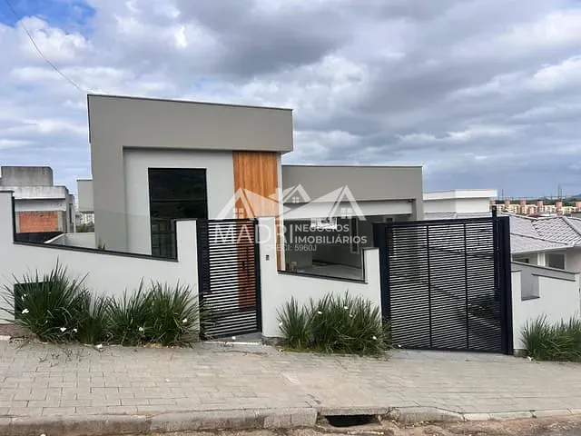 Casa 3 quartos e 1 banheiro, à venda, no bairro São Sebastião em Palhoça