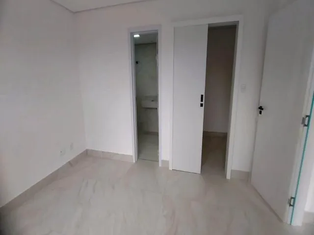 Casa 3 quartos e 2 banheiros, à venda, no bairro Planalto em Belo Horizonte