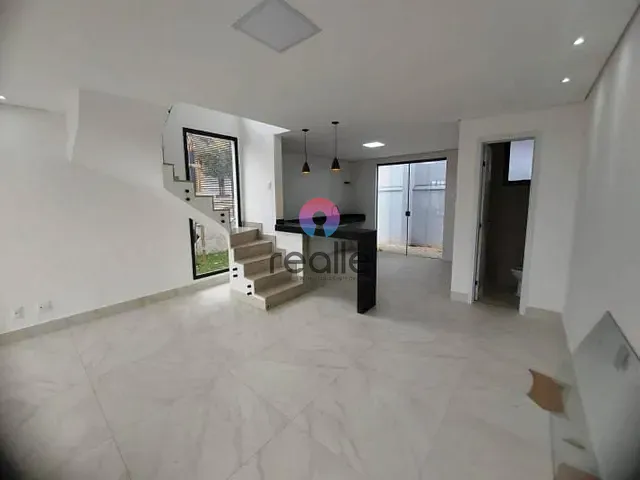 Casa 3 quartos e 2 banheiros, à venda, no bairro Planalto em Belo Horizonte