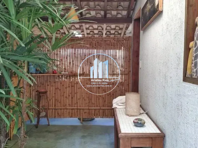 Casa com 300m² 2 quartos e 2 banheiros, à venda ou para alugar, no bairro Esplanada em Pouso Alegre