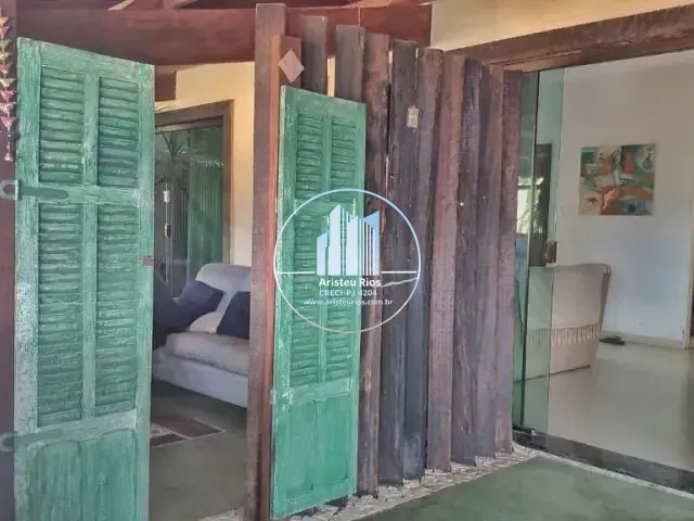 Casa com 300m² 2 quartos e 2 banheiros, à venda ou para alugar, no bairro Esplanada em Pouso Alegre