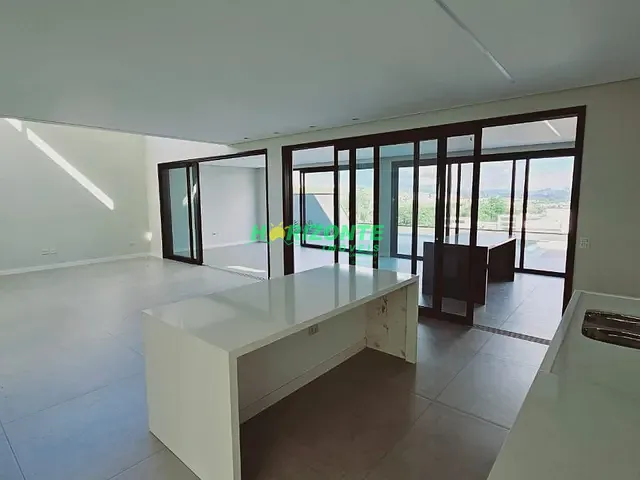 Casa com 720m² 5 quartos e 7 banheiros, à venda, no bairro Condomínio Reserva do Paratehy em São José dos Campos