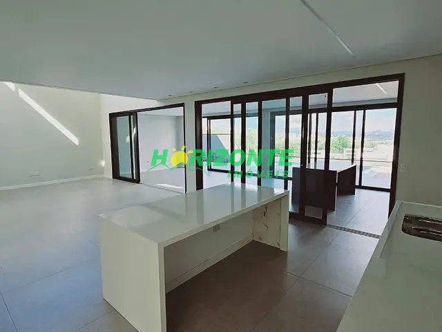 Casa com 720m² 5 quartos e 7 banheiros, à venda, no bairro Urbanova em São José dos Campos