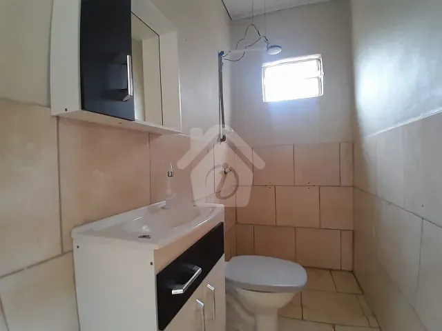 Casa com 35m² 1 quarto e 1 banheiro, para alugar, no bairro Canabarro em Teutônia