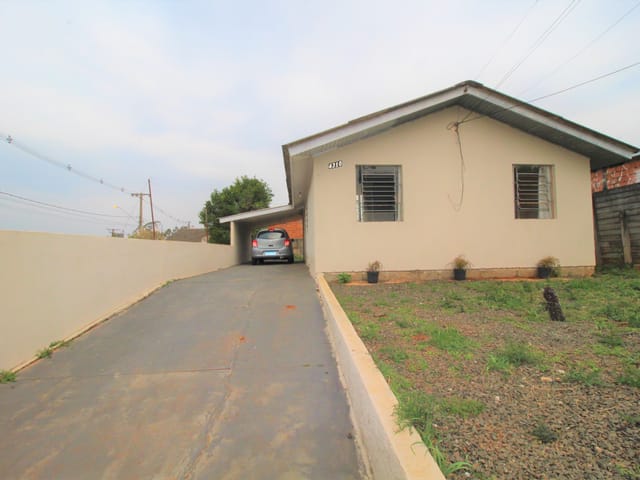 Casa com 517m² 3 quartos e 2 banheiros, à venda, no bairro Uvaranas em Ponta Grossa