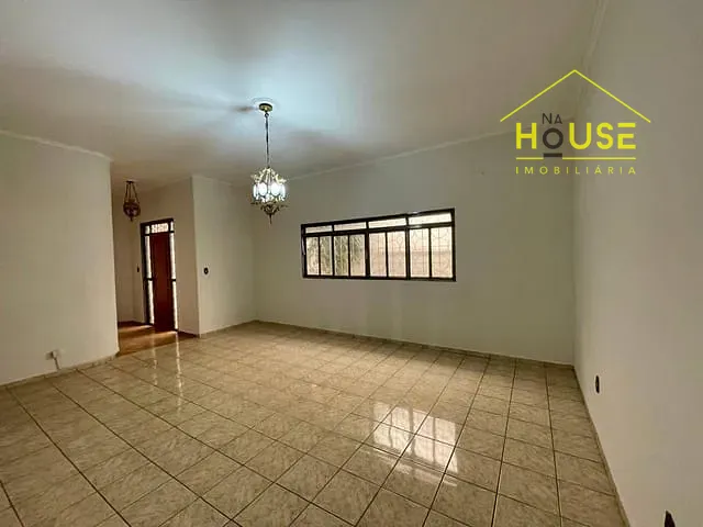 Casa com 539m² 4 quartos e 4 banheiros, para alugar, no bairro Patrimônio Novo em Votuporanga