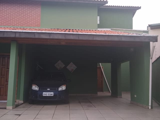 Casa com 356m² 3 quartos e 3 banheiros, à venda, no bairro Vila São Geraldo em Taubaté