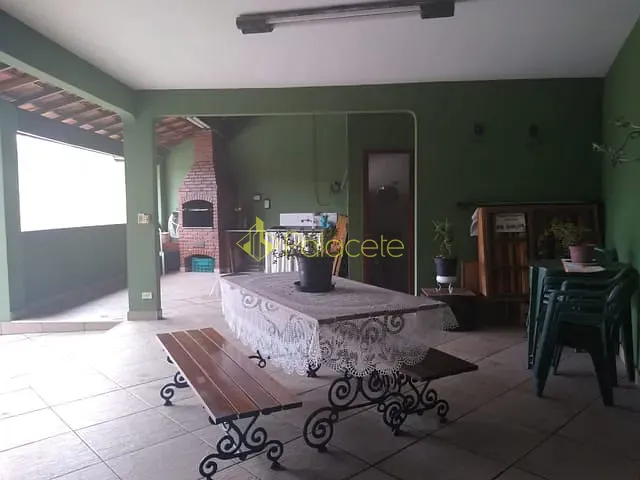 Casa com 356m² 3 quartos e 3 banheiros, à venda, no bairro Vila São Geraldo em Taubaté