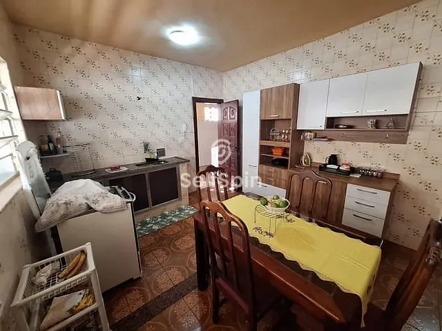 Casa com 448m² 3 quartos e 2 banheiros, para alugar, no bairro Galo Branco em São Gonçalo