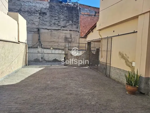 Casa com 448m² 3 quartos e 2 banheiros, para alugar, no bairro Galo Branco em São Gonçalo