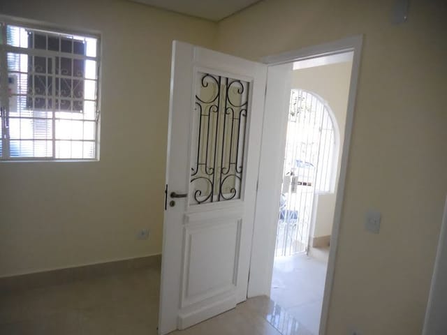 Casa com 80m² 2 quartos e 1 banheiro, para alugar, no bairro Centro em São João da Boa Vista