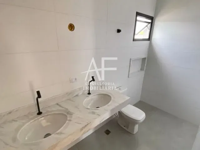 Casa com 250m² 3 quartos e 2 banheiros, à venda, no bairro Itapecerica em Taubaté