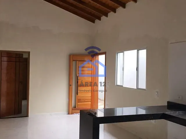 Casa com 120m² 2 quartos e 2 banheiros, à venda, no bairro Jardim das Palmeiras em Caraguatatuba