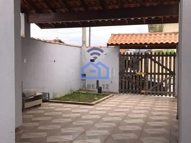 Casa com 120m² 2 quartos e 2 banheiros, à venda, no bairro Jardim das Palmeiras em Caraguatatuba