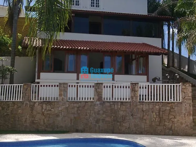 Casa com 1000m² 4 quartos e 4 banheiros, à venda, no bairro Jardim Nova Guaxupé em Guaxupé